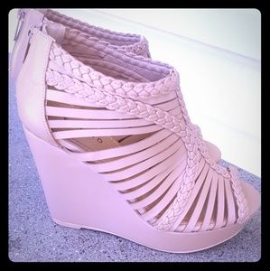 Torrid wedges